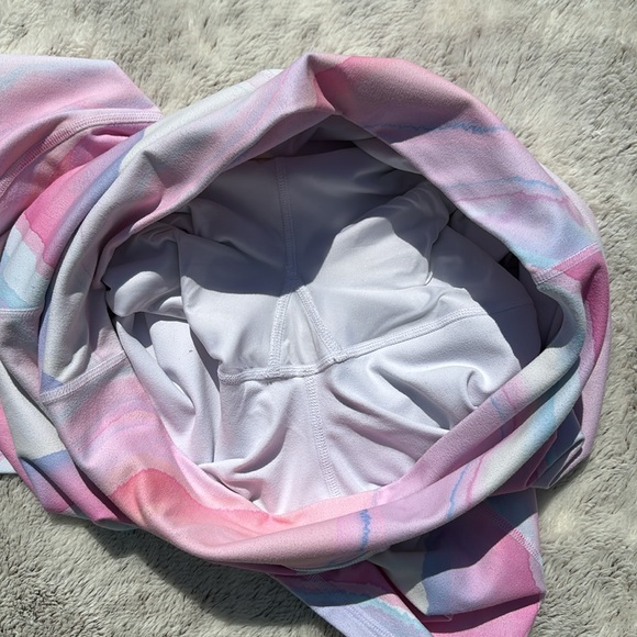 Fabletics Define High-Waisted Crop Capris Leggings - Picture 7 of 7